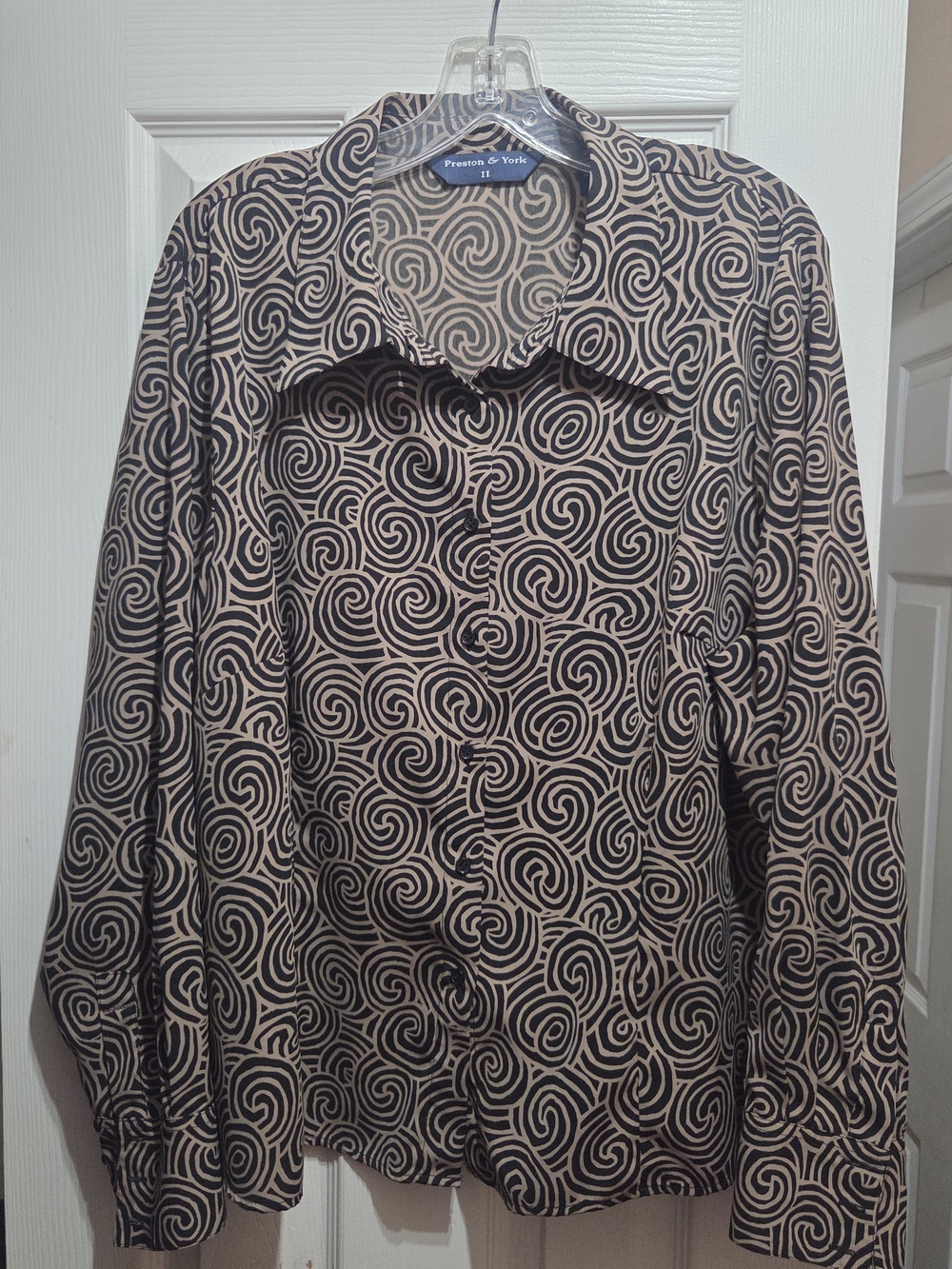Preston & York Women's Black and Beige Spiral-Print Button-Down Shirt